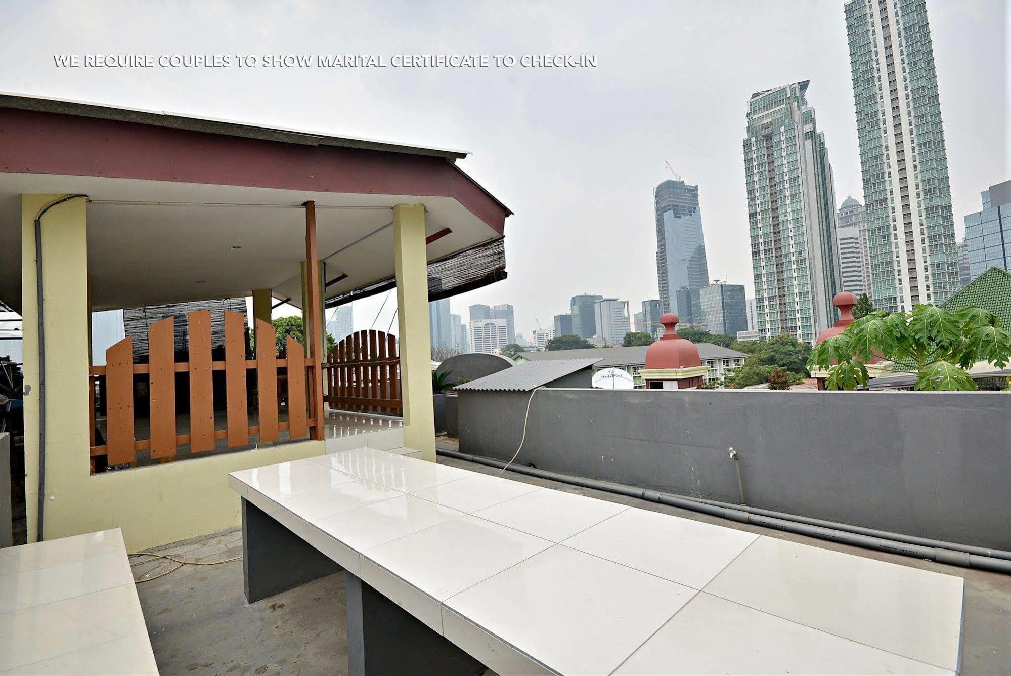 Zen Rooms Kuningan Syariah جاكرتا المظهر الخارجي الصورة